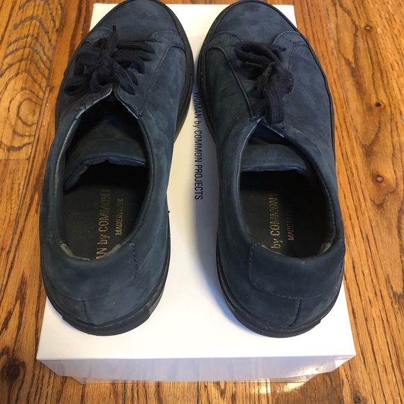 EUC Common Projects Achilles Low sneakers tennis shoes navy blue suede 8 38 M - Picture 3 of 5